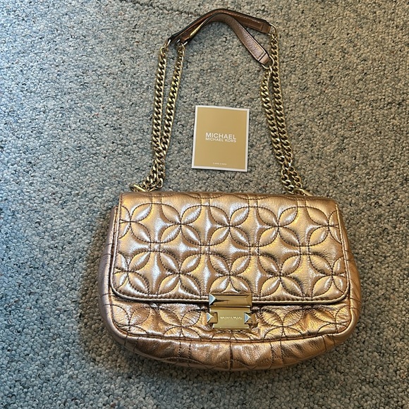 Michael Kors rose gold quilted handbag- ⚡️⚡️⚡️Flash Sale⚡️⚡️⚡️great condition! - Picture 2 of 8